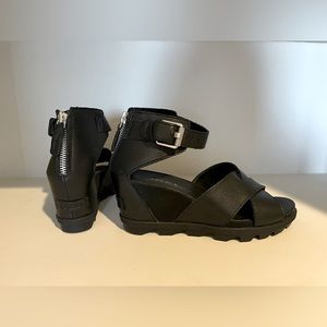 Sorel Joanie II Wedge Sandal Open Toe Ankle Suede Shoes Black size 9 1/2